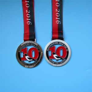 Kuole valettu metallimerkki 3D -aktiivisuusmitalit ja palkitsemismitalinauhalla